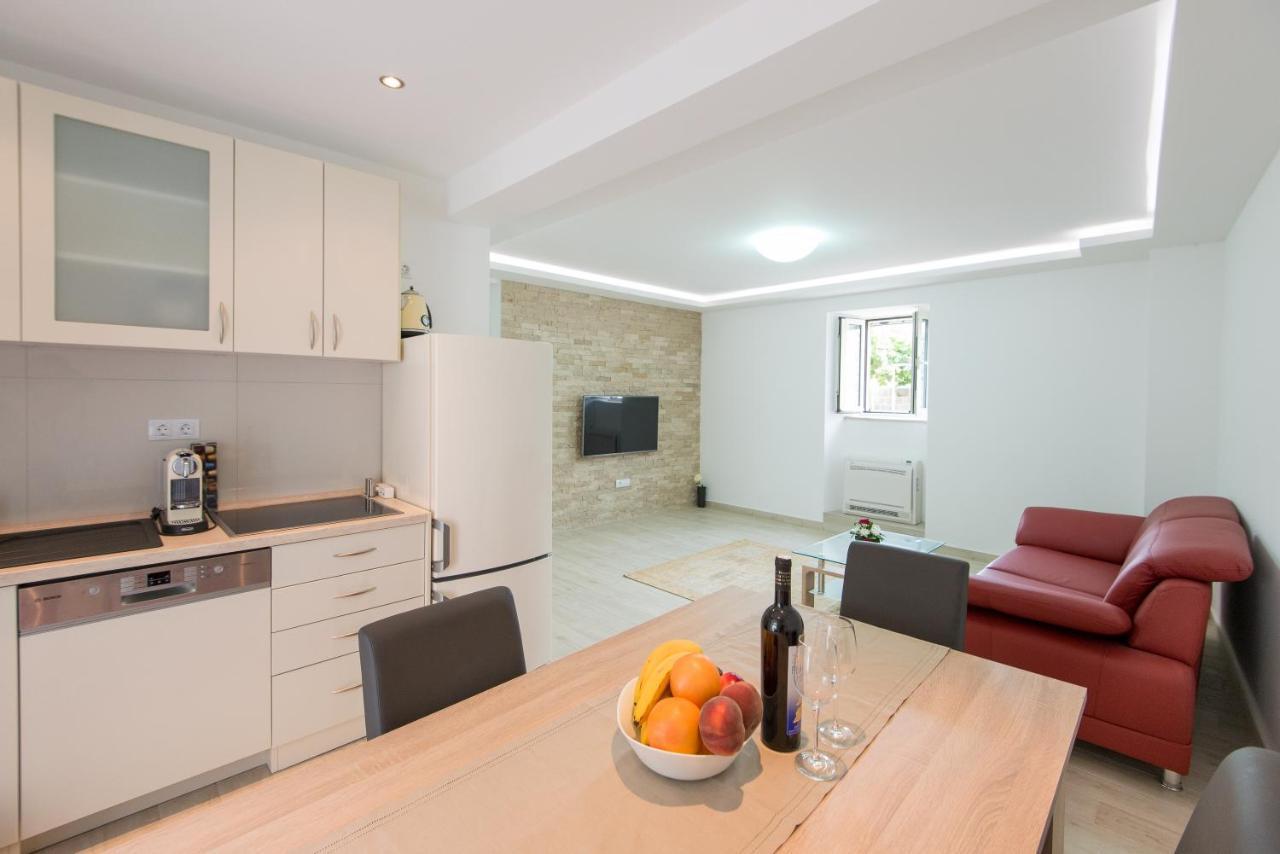 Apartments D&V Котор Екстериор снимка